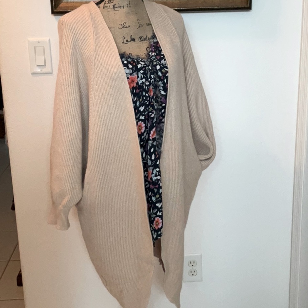 Open-Front Cream Color Sweater Size L - Picture 1 of 7